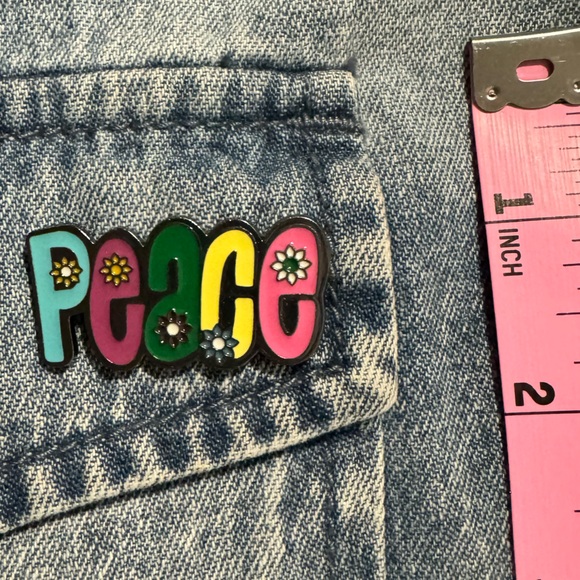 5/$15 Peace enamel Pin - Picture 2 of 6